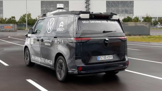 Autonoom rijdende (zelfrijdende) Volkswagen ID Buzz