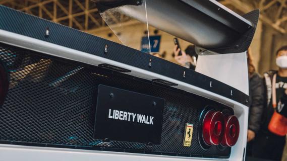 Ferrari F40 Liberty Walk achter kentekenplaat Liberty Walk