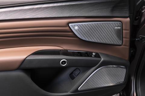 Maserati Grecale GT (2023) interieur deurgreep speaker