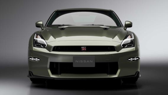 Nissan GT-R T-spec voorkant