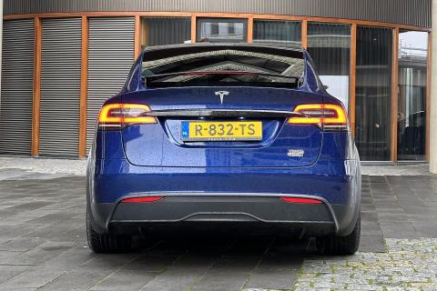 Tesla Model Y Plaid achterkant