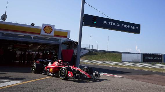 Ferrari SF23 shakedown Circuit Fiorano bij Shell station