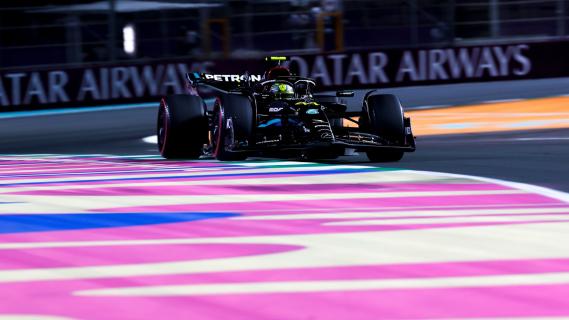 GP van Saoedi-Arabië 2023 kwalificatie Hamilton rijdend voorkant