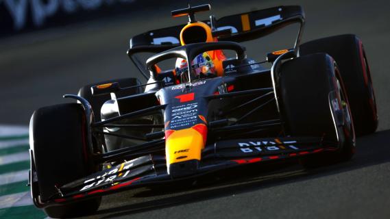 GP van Saoedi-Arabië 2023 VT3 Verstappen rijdend voorkant