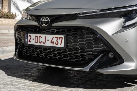 Toyota Corolla Touring Sports 2.0 High Power Hybrid GR Sport Plus (2023) grille kenteken België (Belgisch kenteken)