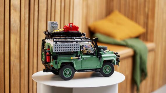 Lego Land Rover Defender 90 schuin achter