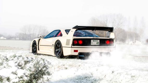 nicography77 schaalmodel fotografie Ferrari F40 wit in de sneeuw