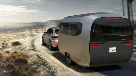 Porsche Airstream caravan concept schuin achter