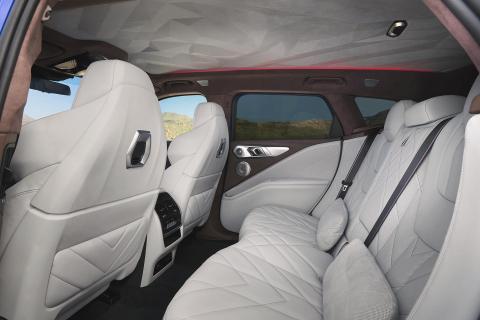 BMW XM (2023) interieur achterbank