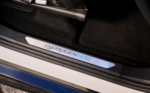 BMW iX5 hydrogen waterstofauto deurlijst
