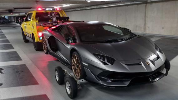 Lamborghini verstoppen parkeergarage