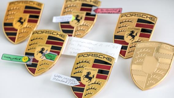 Ontwerpen van nieuwe Porsche-logo in 2023