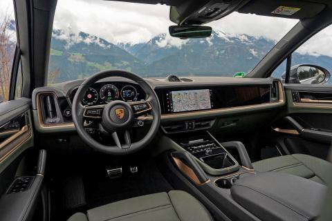 Porsche Cayenne E-Hybrid (2023) interieur overzicht