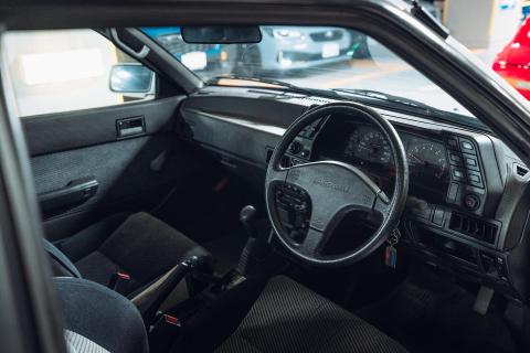 Retro Subaru collectie parkeergarage interieur