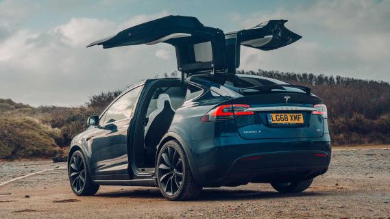 Tesla Model X deuren open