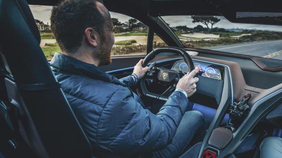 Lamborghini Lanzador interieur achter bestuurder Jack Rix