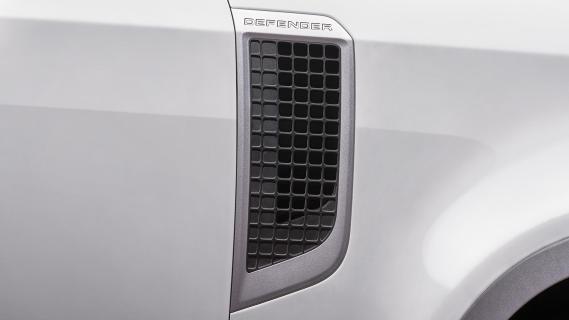 Defender 130 X-Dynamic HSE P400 MHEV (Land Rover) detail luchtrooster