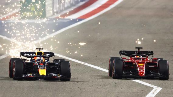Verstappen Leclerc Bahrein 2022 vonken