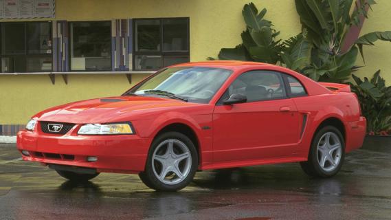 Ford Mustang (2000) vierde genartie GT coupé