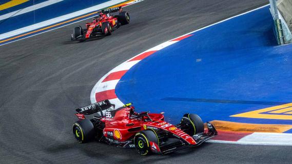 GP van Singapore 2023 Sainz voor Leclerc