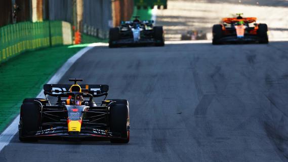 Sprintrace van de GP van Brazilië 2023: Max Verstappen leidt
