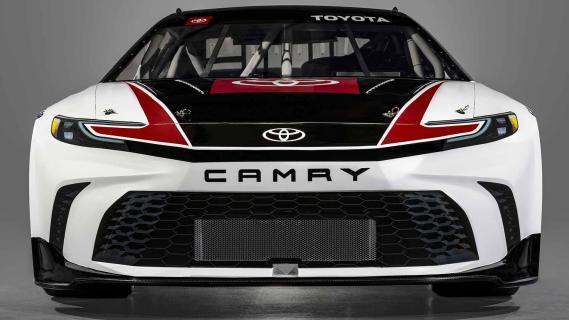 Toyota Camry NASCAR 2023 voorkant