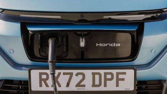 Honda e:Ny1 (2023) oplaadpunt opladen