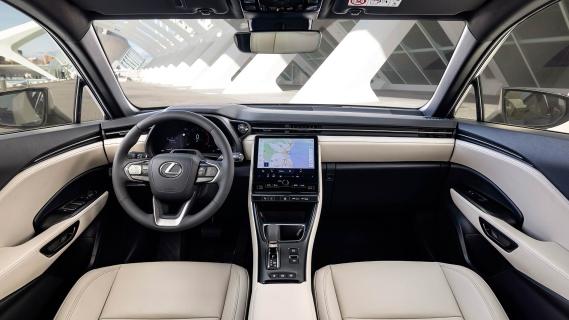 Lexus LBX Elegant 2WD 2023: interieur dashboard