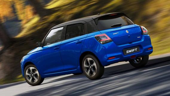 Nieuwe Suzuki Swift (2023) schuin achter