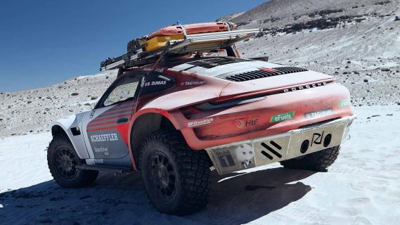 Porsche 911 Carrera 4S record bergbeklimmen schuin achter
