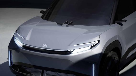 Toyota Urban SUV Concept 2023 motorkap en lichten