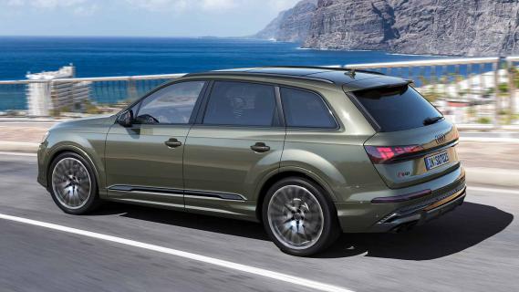 Audi SQ7 facelift 2024 rijdend zijkant