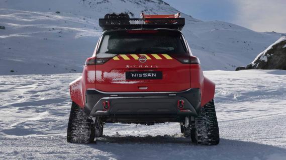 Nissan X-Trail Mountain Rescue sneeuw rupsbanden achterkant