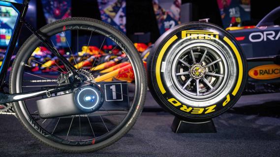 Red Bull elektrische fiets motor en f1-auto wiel