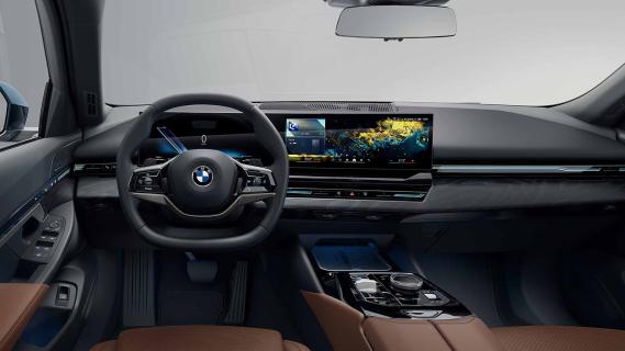BMW 5-serie Touring (2024) interieur