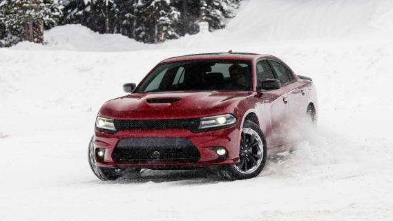 Dodge Charger GT sneeuw