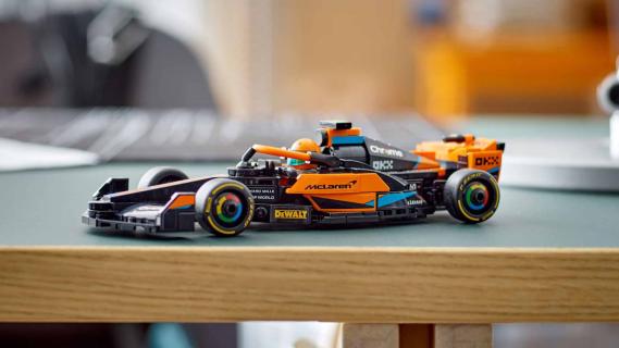 McLaren 2023 Lego F1-auto zijkant