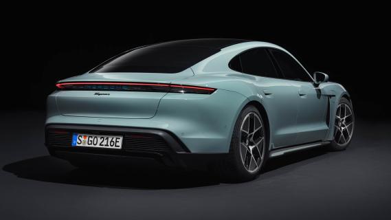 Porsche Taycan facelift 2024: 3/4 achter studio turquoise