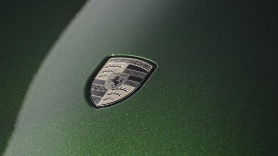 Porsche Taycan facelift 2024: Turbo S badge Turbonite