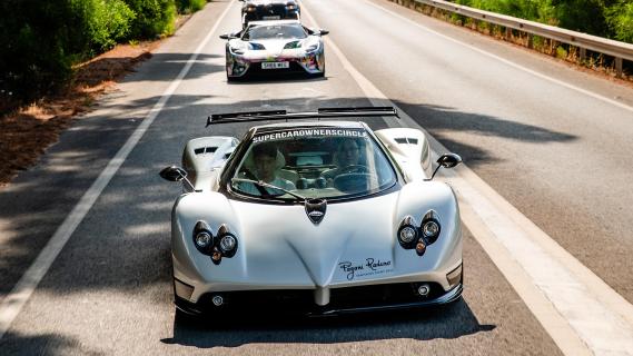 Supercar Owners Circle 2024 Pagani rijdend voorkant