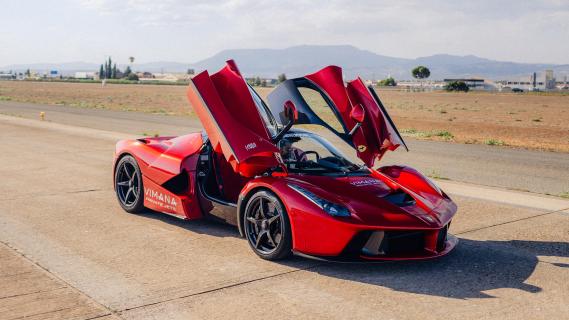 Supercar Owners Circle 2024 Ferrari LaFerrari schuin voor deuren open