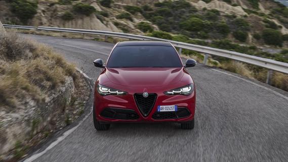 voorkant alfa romeo stelvio tributo italiano