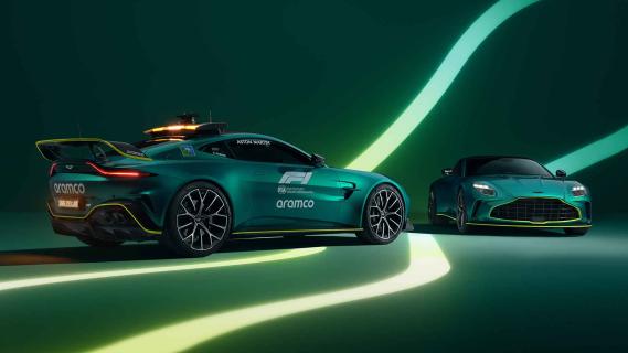 Aston Martin Vantage F1-safetycar 2024 schuin achter en voorkant