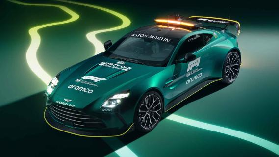 Aston Martin Vantage F1-safetycar 2024 schuin voor