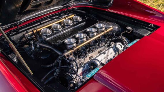 Ferrari Dino restomod V8-motor