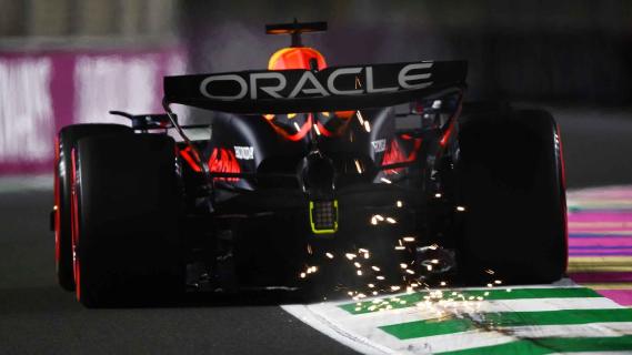 GP van Saoedi-Arabië 2024 Verstappen rijdend achterkant vonk