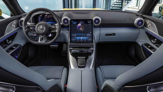 Mercedes-AMG GT 43 (2024) interieur