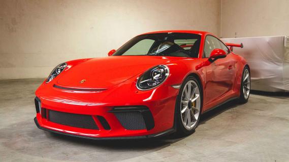 Porsche 911-collectie te koop met vrachtwagen en trailer 911 GT3 schuin voor