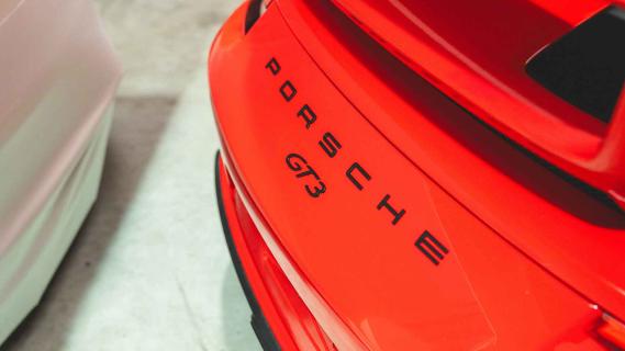 Porsche 911-collectie te koop met vrachtwagen en trailer 911 GT3 badge