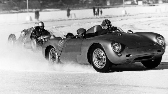 Porsche F.A.T. Ice Race oude beelden rijdend schuin voor
